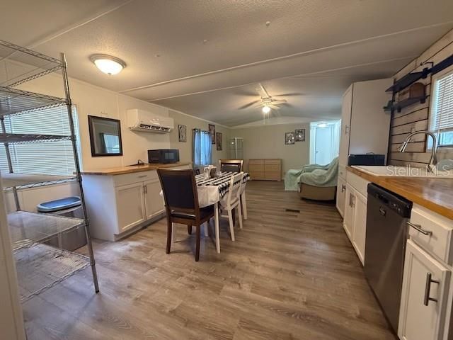 待售: $209,996 (3 贝兹, 3 浴室, 1044 平方英尺)