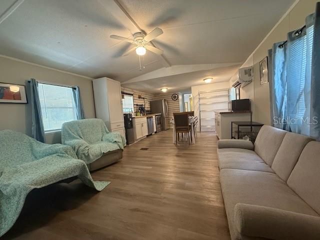 待售: $209,996 (3 贝兹, 3 浴室, 1044 平方英尺)