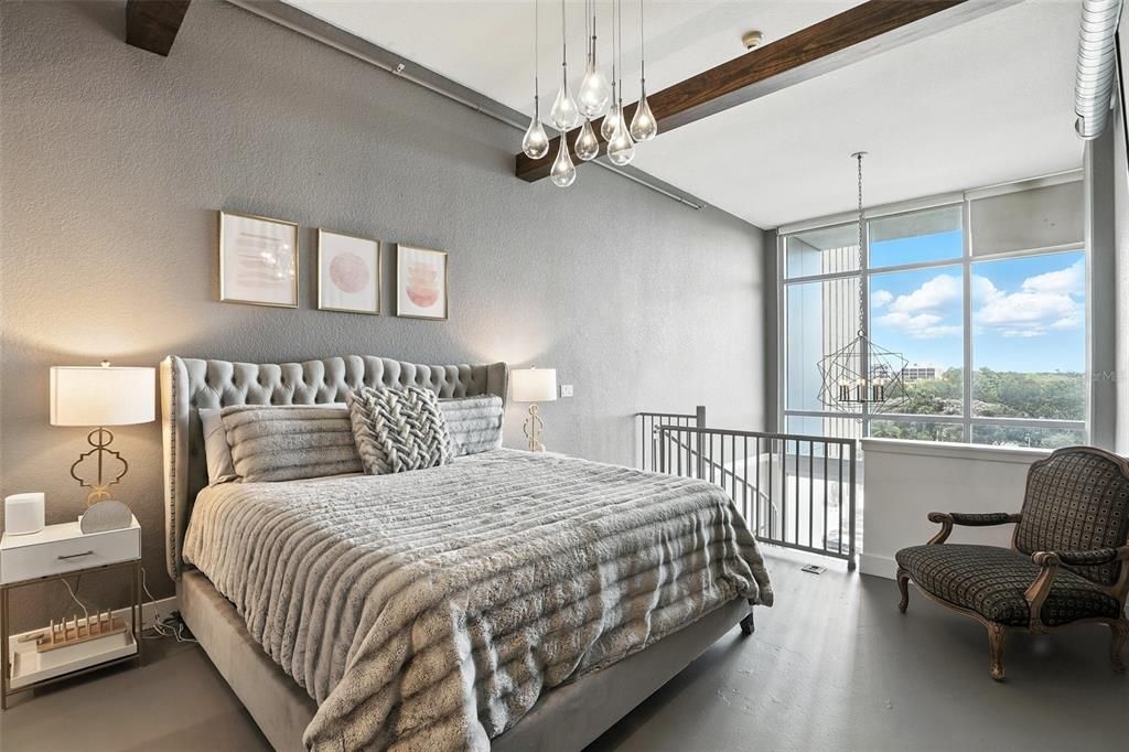 For Sale: $349,900 (1 beds, 1 baths, 943 Square Feet)