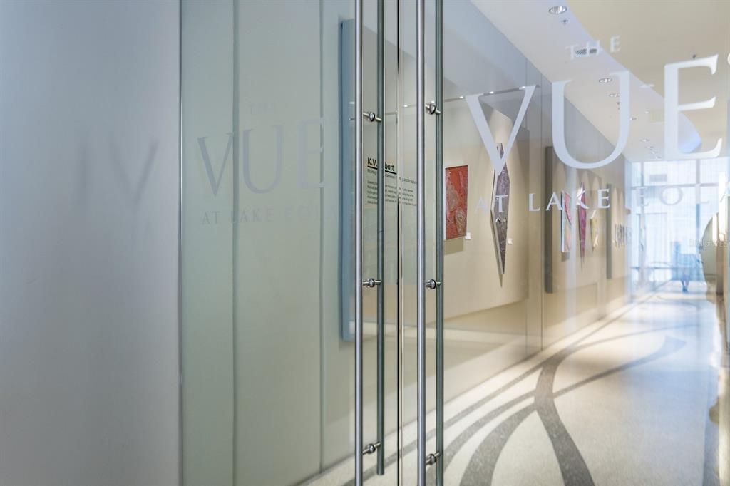 For Sale: $349,900 (1 beds, 1 baths, 943 Square Feet)