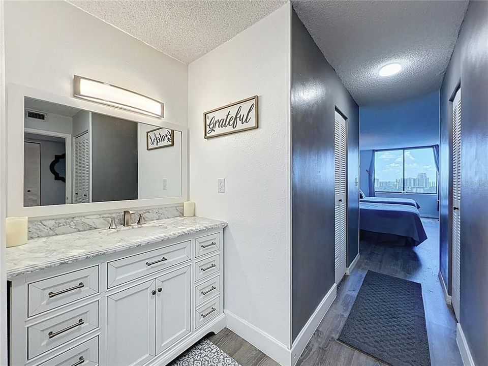 For Sale: $219,999 (1 beds, 1 baths, 799 Square Feet)