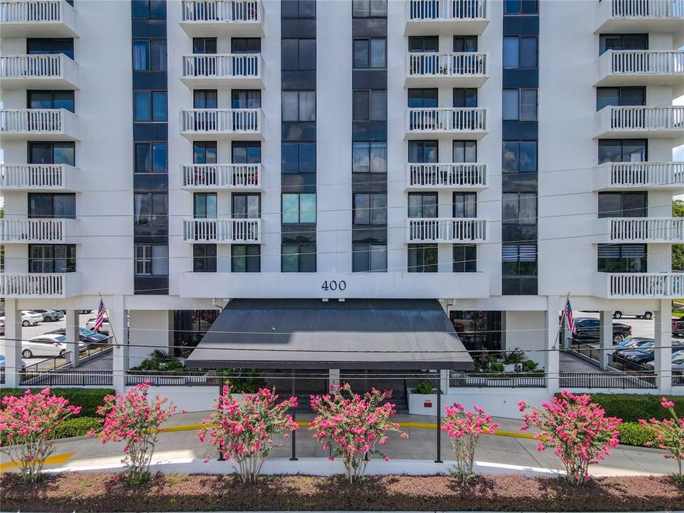 For Sale: $219,999 (1 beds, 1 baths, 799 Square Feet)