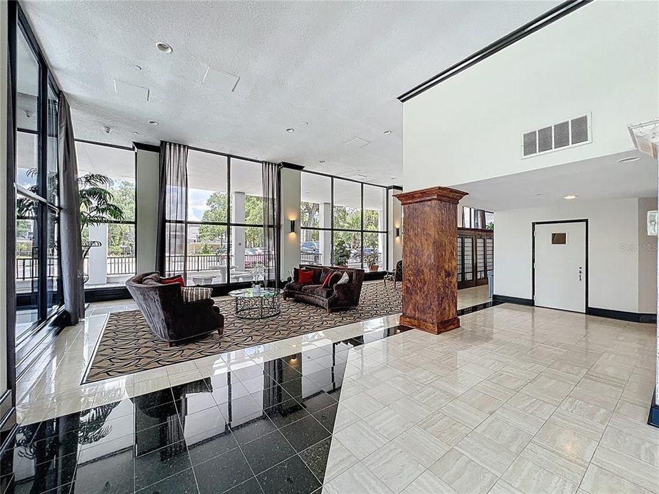 For Sale: $219,999 (1 beds, 1 baths, 799 Square Feet)