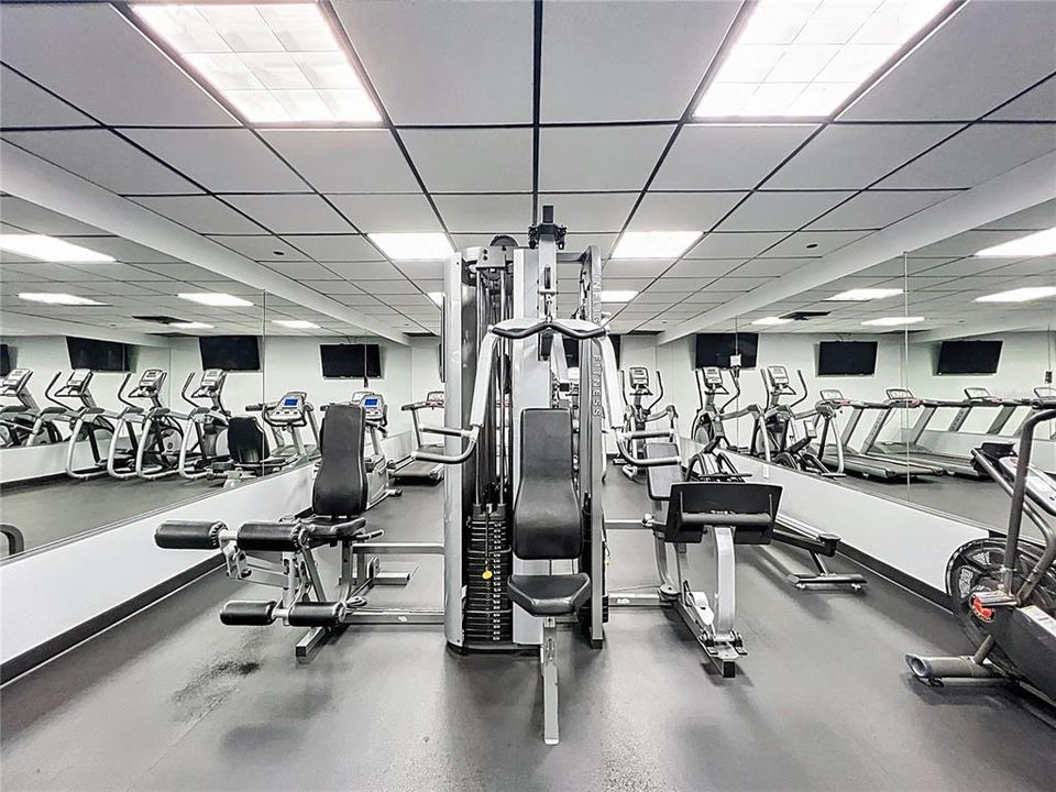 For Sale: $219,999 (1 beds, 1 baths, 799 Square Feet)