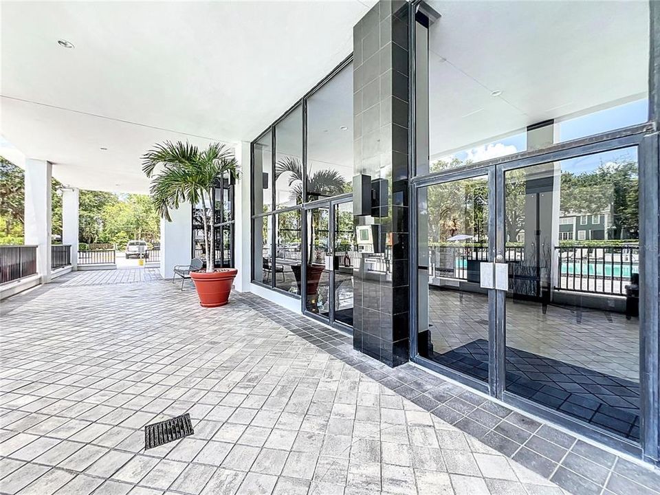 For Sale: $219,999 (1 beds, 1 baths, 799 Square Feet)