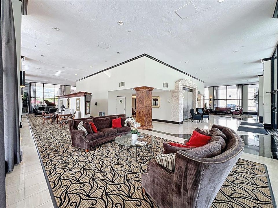 For Sale: $219,999 (1 beds, 1 baths, 799 Square Feet)