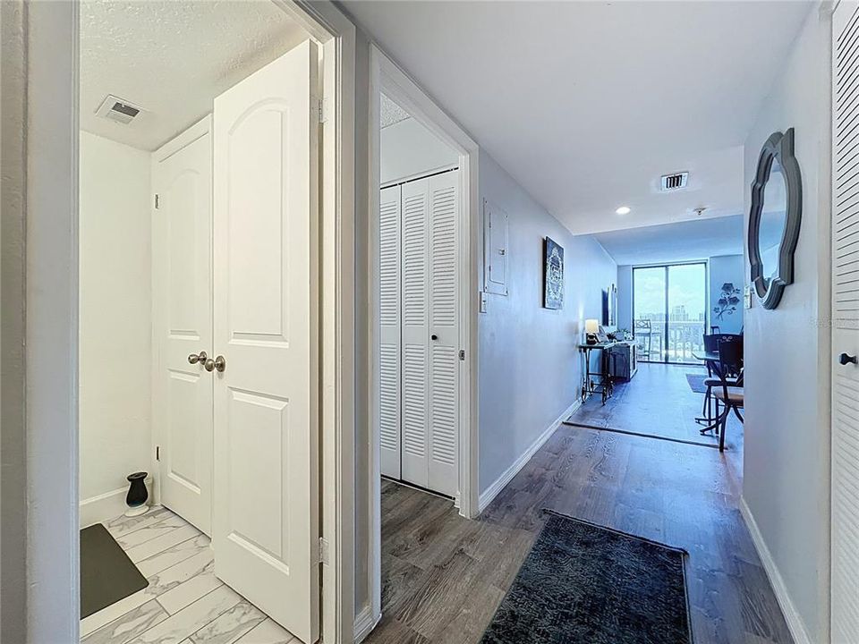 For Sale: $219,999 (1 beds, 1 baths, 799 Square Feet)