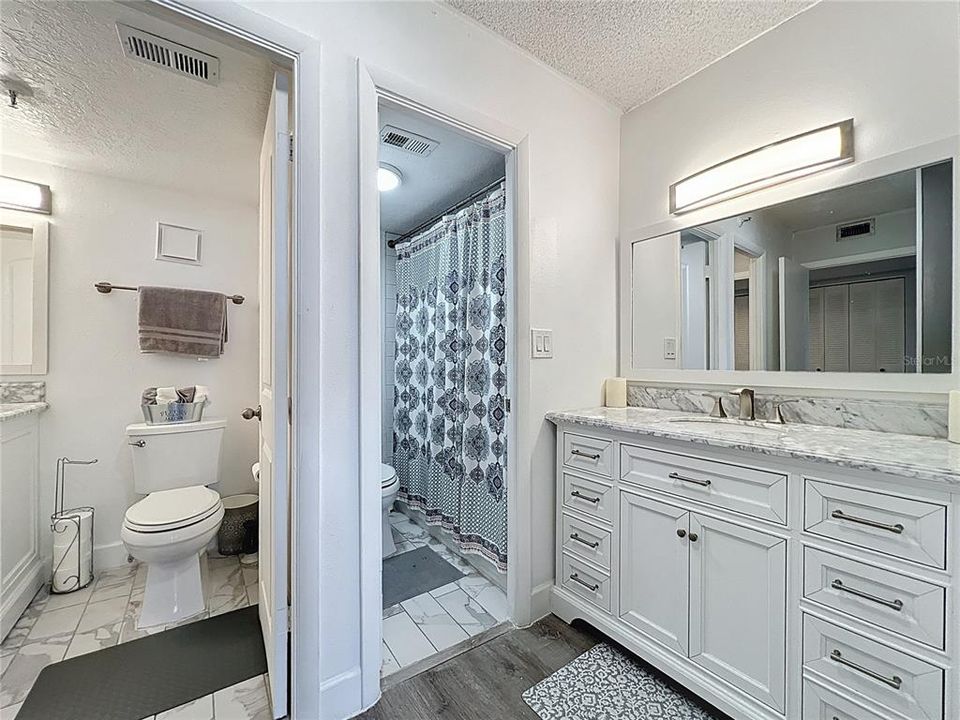 For Sale: $219,999 (1 beds, 1 baths, 799 Square Feet)