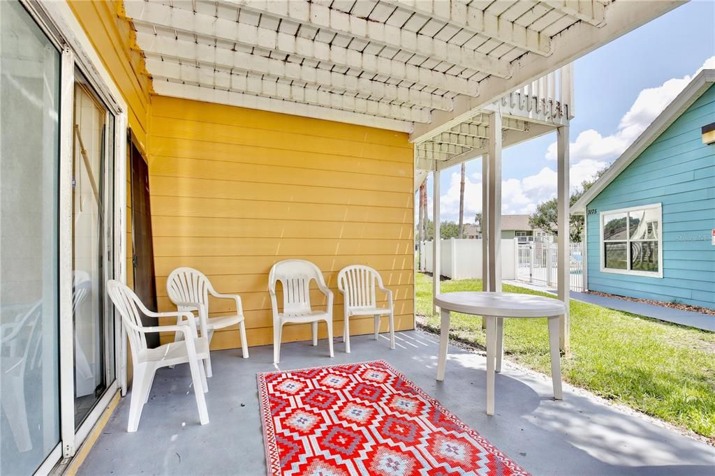 Activo con contrato: $244,000 (3 camas, 2 baños, 1357 Pies cuadrados)