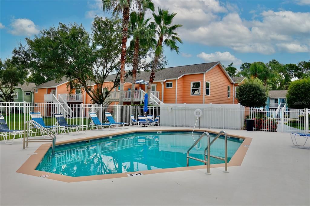 Activo con contrato: $244,000 (3 camas, 2 baños, 1357 Pies cuadrados)