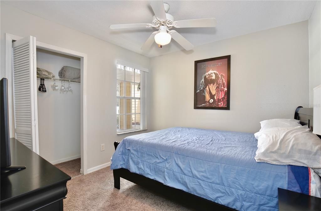 Activo con contrato: $244,000 (3 camas, 2 baños, 1357 Pies cuadrados)