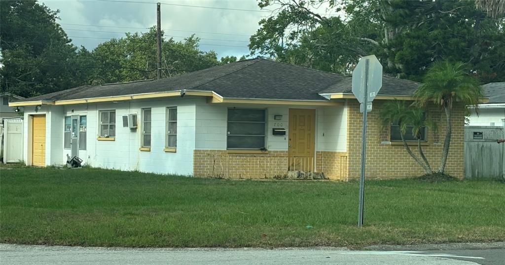 Recently Sold: $170,000 (2 beds, 1 baths, 1096 Square Feet)