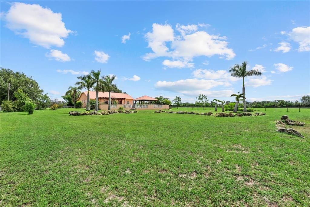 待售: $900,000 (3 贝兹, 2 浴室, 1813 平方英尺)