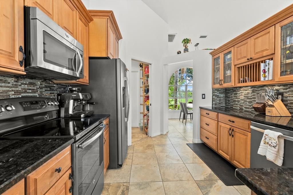 待售: $900,000 (3 贝兹, 2 浴室, 1813 平方英尺)