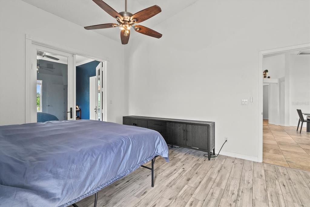 待售: $900,000 (3 贝兹, 2 浴室, 1813 平方英尺)