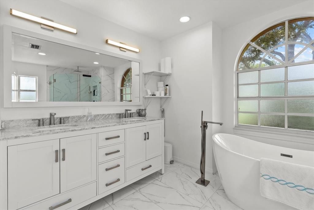 待售: $900,000 (3 贝兹, 2 浴室, 1813 平方英尺)