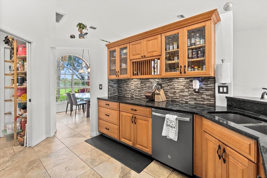 待售: $900,000 (3 贝兹, 2 浴室, 1813 平方英尺)