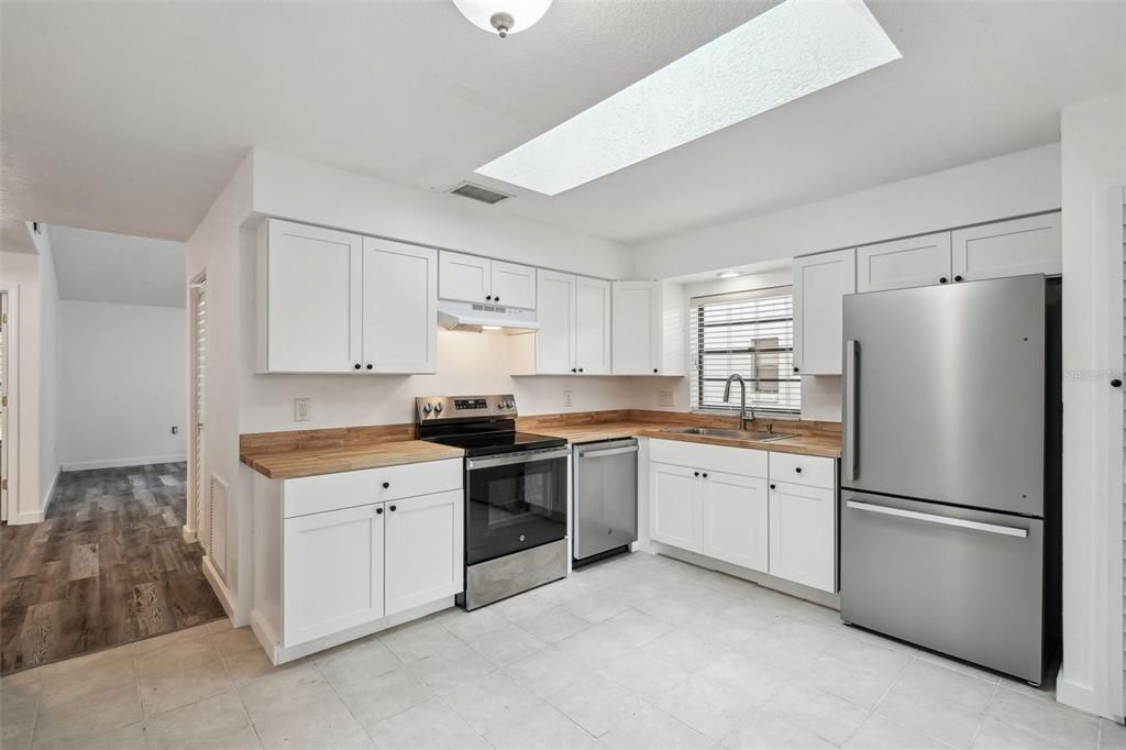 Active With Contract: $340,000 (4 beds, 0 baths, 1950 Square Feet)