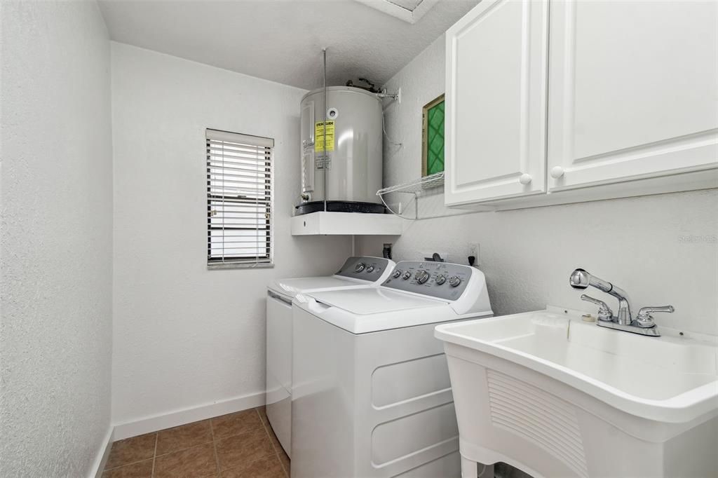 Active With Contract: $340,000 (4 beds, 0 baths, 1950 Square Feet)