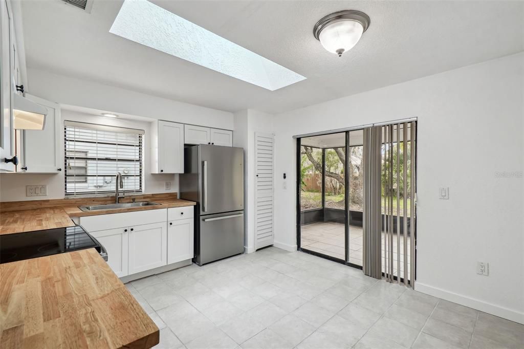 Active With Contract: $340,000 (4 beds, 0 baths, 1950 Square Feet)