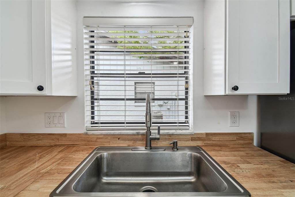 Active With Contract: $340,000 (4 beds, 0 baths, 1950 Square Feet)