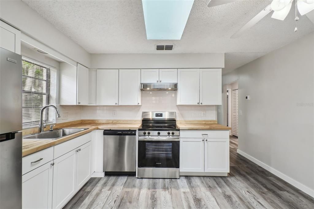 Active With Contract: $340,000 (4 beds, 0 baths, 1950 Square Feet)