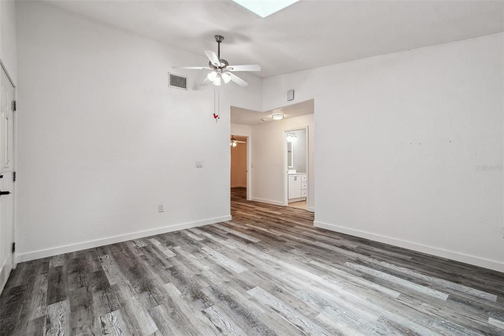 Active With Contract: $340,000 (4 beds, 0 baths, 1950 Square Feet)