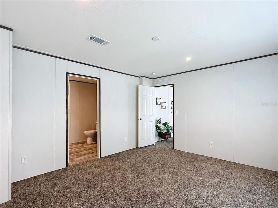 En Venta: $195,000 (4 camas, 2 baños, 1456 Pies cuadrados)