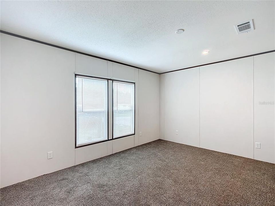 En Venta: $195,000 (4 camas, 2 baños, 1456 Pies cuadrados)