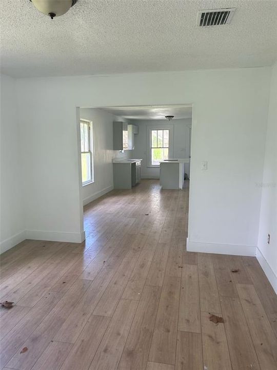 На продажу: $179,000 (3 спален, 1 ванн, 960 Квадратных фут)