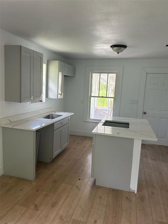 На продажу: $179,000 (3 спален, 1 ванн, 960 Квадратных фут)