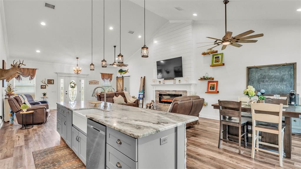 待售: $589,000 (3 贝兹, 2 浴室, 2080 平方英尺)