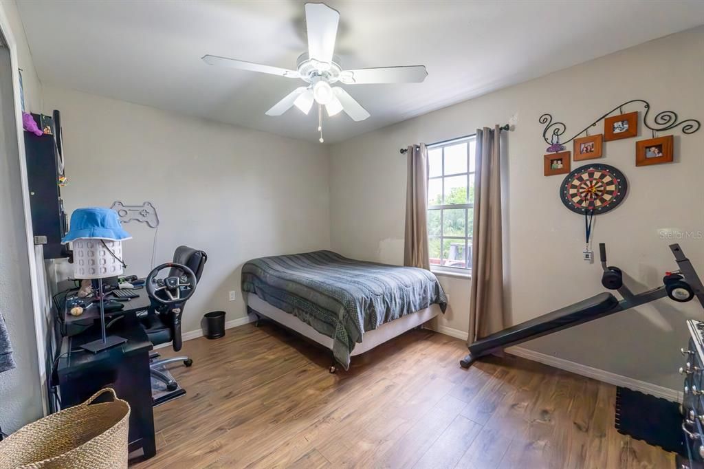 Под контрактом: $199,000 (3 спален, 2 ванн, 1038 Квадратных фут)