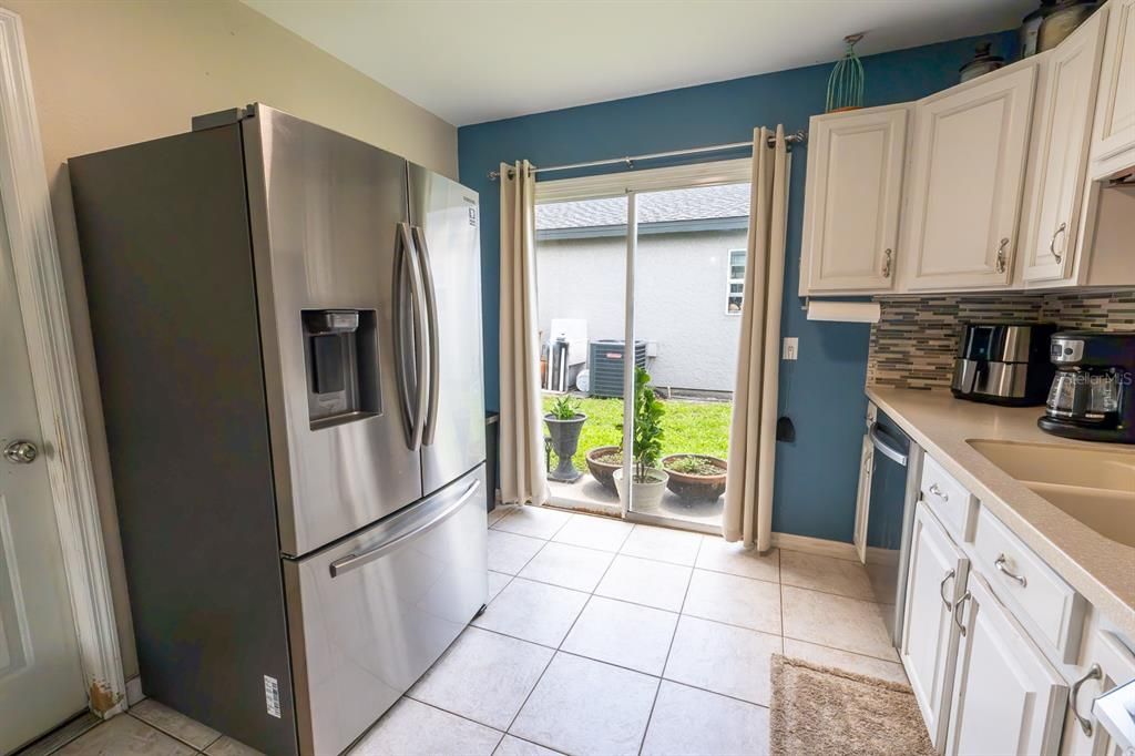 Под контрактом: $199,000 (3 спален, 2 ванн, 1038 Квадратных фут)