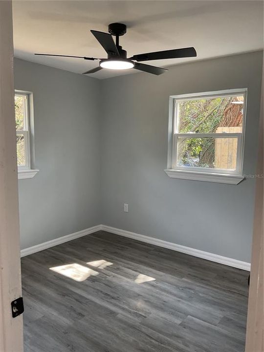 For Sale: $200,000 (3 beds, 1 baths, 784 Square Feet)