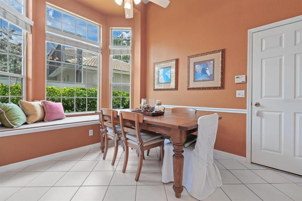 For Sale: $685,000 (3 beds, 2 baths, 2294 Square Feet)