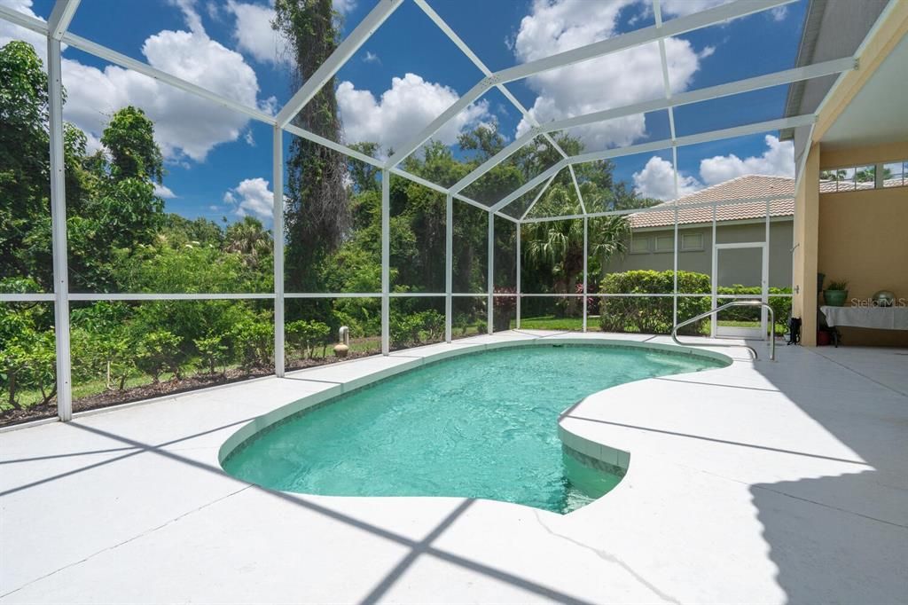 For Sale: $685,000 (3 beds, 2 baths, 2294 Square Feet)