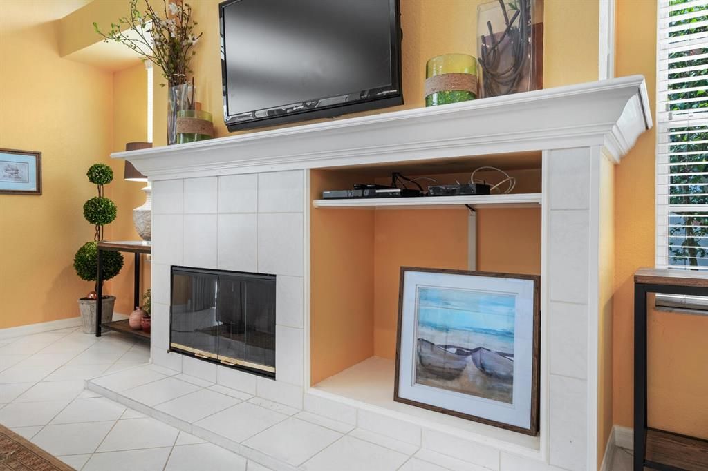 For Sale: $685,000 (3 beds, 2 baths, 2294 Square Feet)