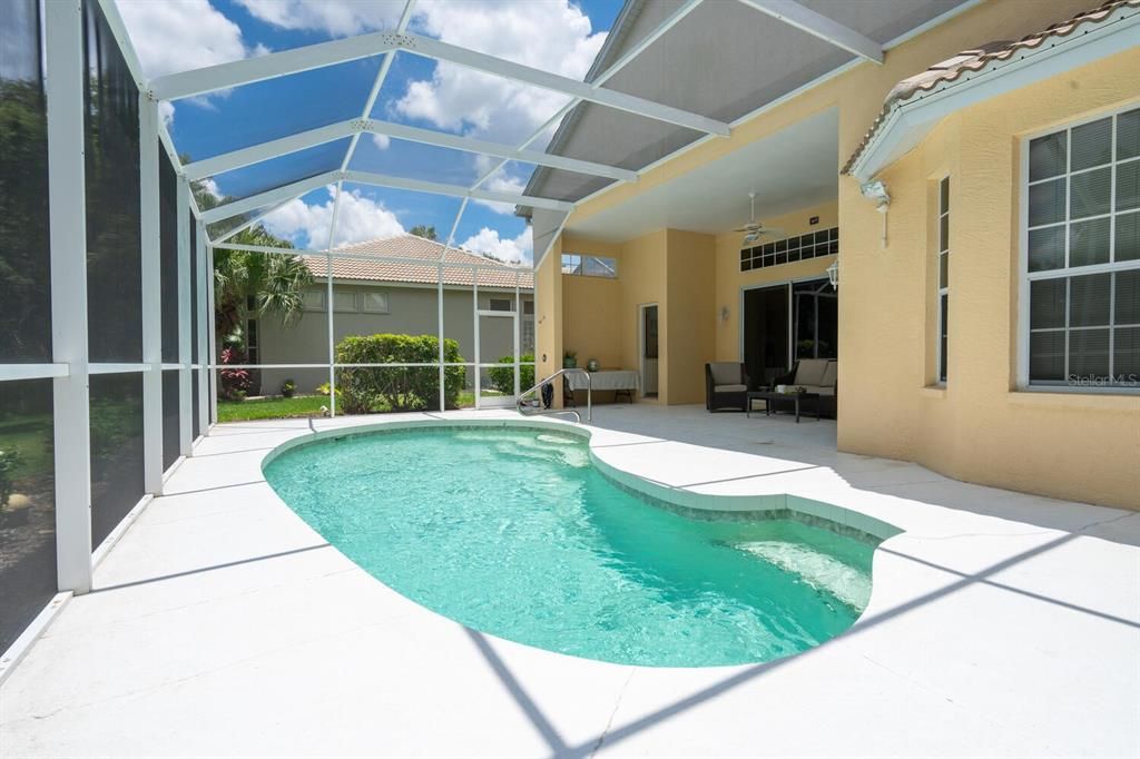 For Sale: $685,000 (3 beds, 2 baths, 2294 Square Feet)