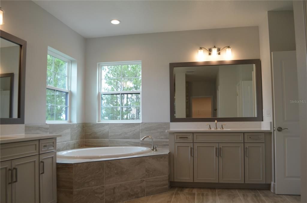 For Rent: $6,500 (6 beds, 5 baths, 4900 Square Feet)