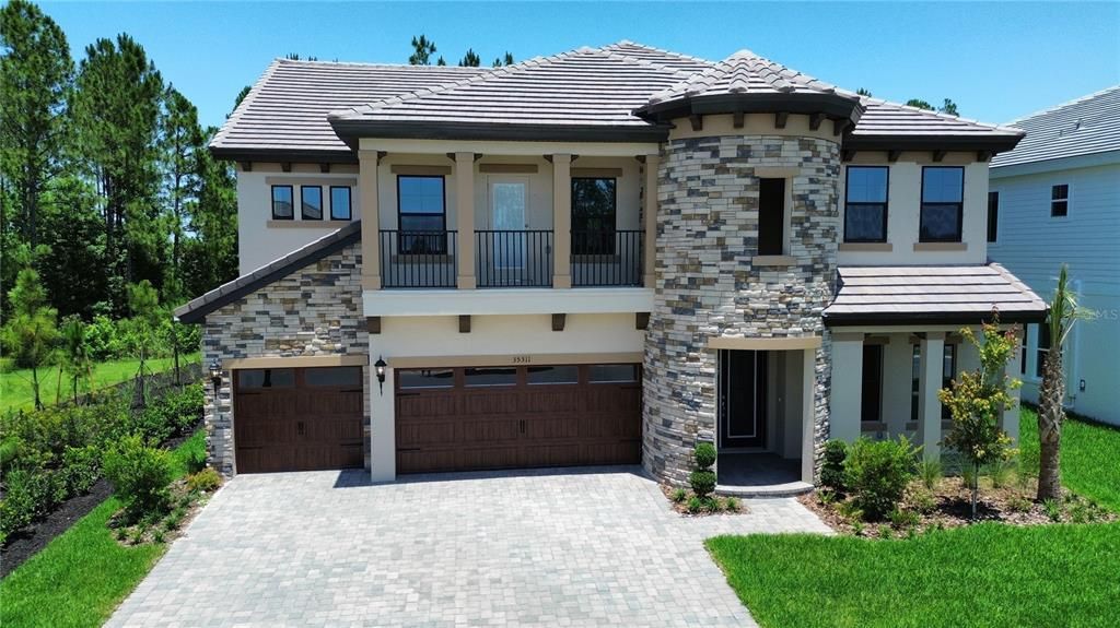 For Rent: $6,500 (6 beds, 5 baths, 4900 Square Feet)