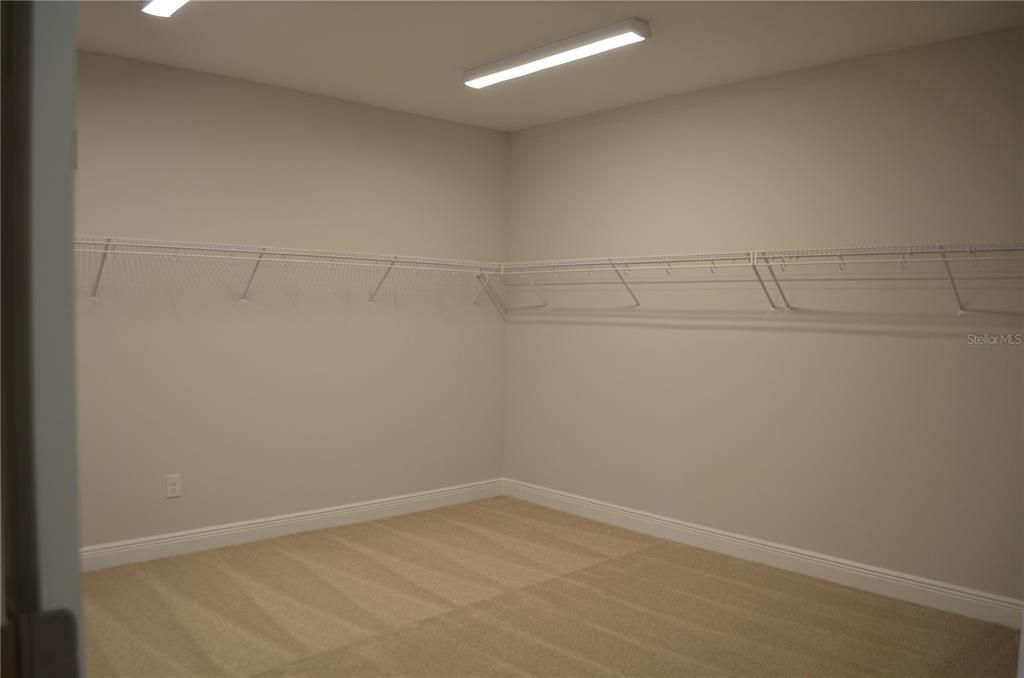 For Rent: $6,500 (6 beds, 5 baths, 4900 Square Feet)