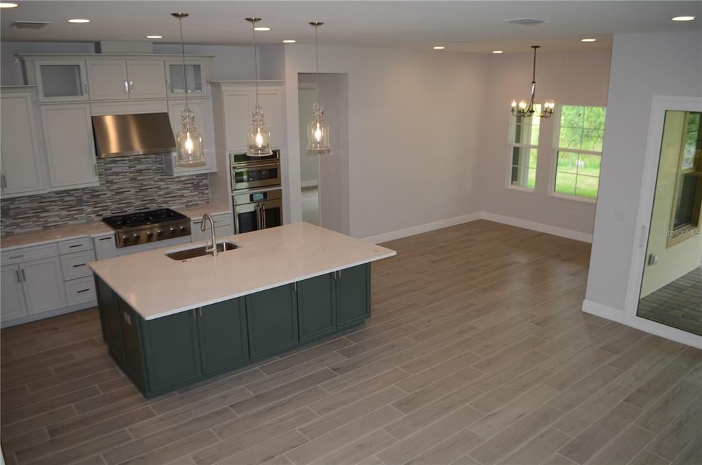 For Rent: $6,500 (6 beds, 5 baths, 4900 Square Feet)