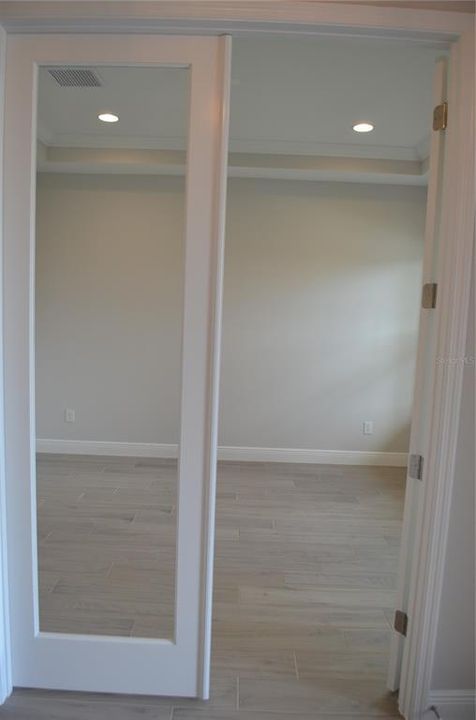 For Rent: $6,500 (6 beds, 5 baths, 4900 Square Feet)