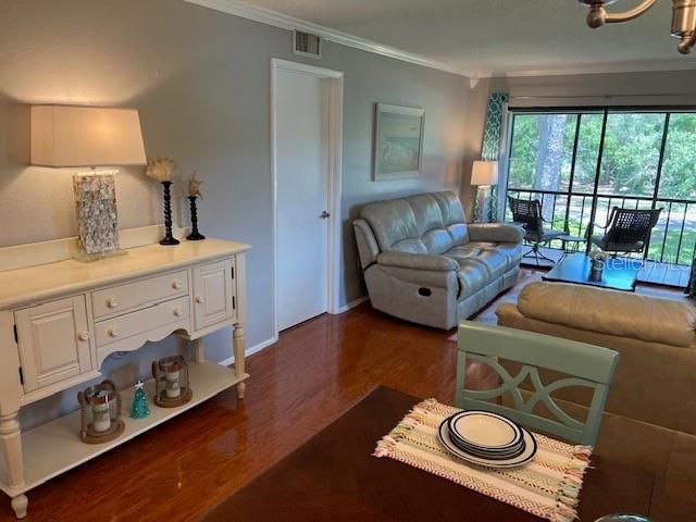 For Sale: $216,900 (2 beds, 2 baths, 1196 Square Feet)