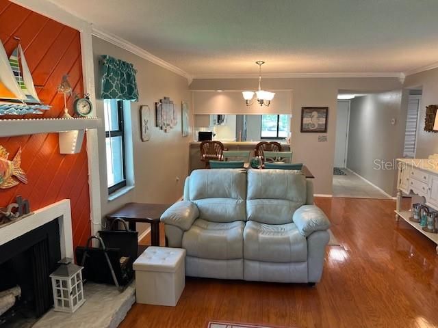 For Sale: $216,900 (2 beds, 2 baths, 1196 Square Feet)