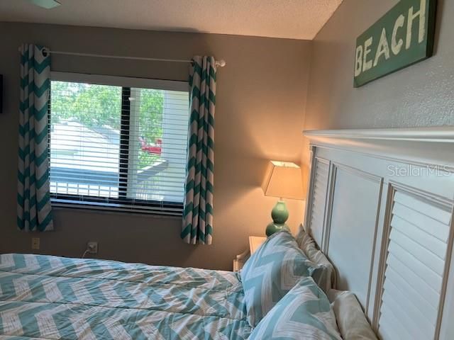 For Sale: $216,900 (2 beds, 2 baths, 1196 Square Feet)