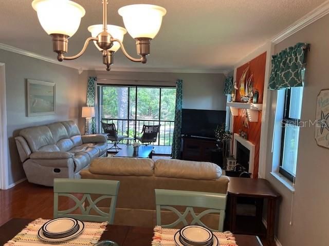 For Sale: $216,900 (2 beds, 2 baths, 1196 Square Feet)