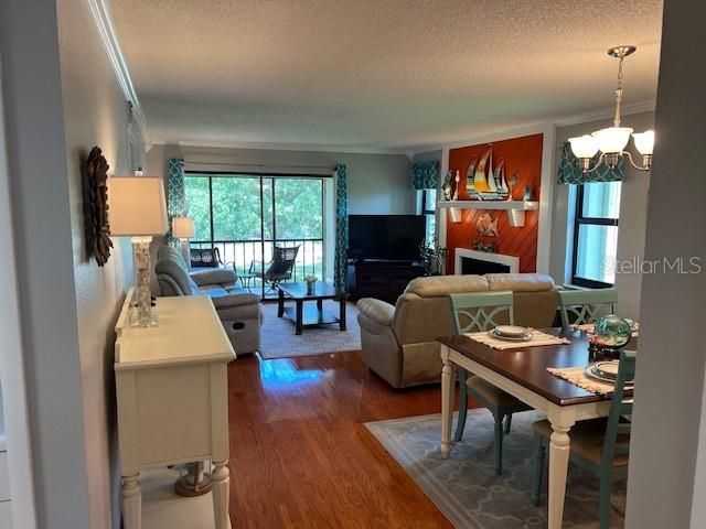 For Sale: $216,900 (2 beds, 2 baths, 1196 Square Feet)