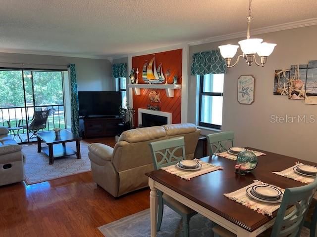 For Sale: $216,900 (2 beds, 2 baths, 1196 Square Feet)